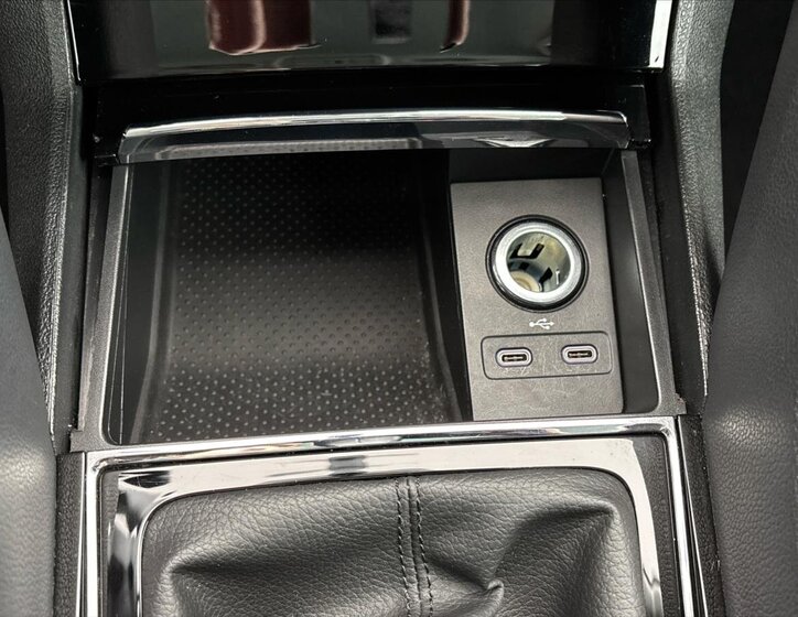 Škoda Karoq SUV / Terénní 2,0 l 85 kw