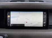 Land Rover Defender 19