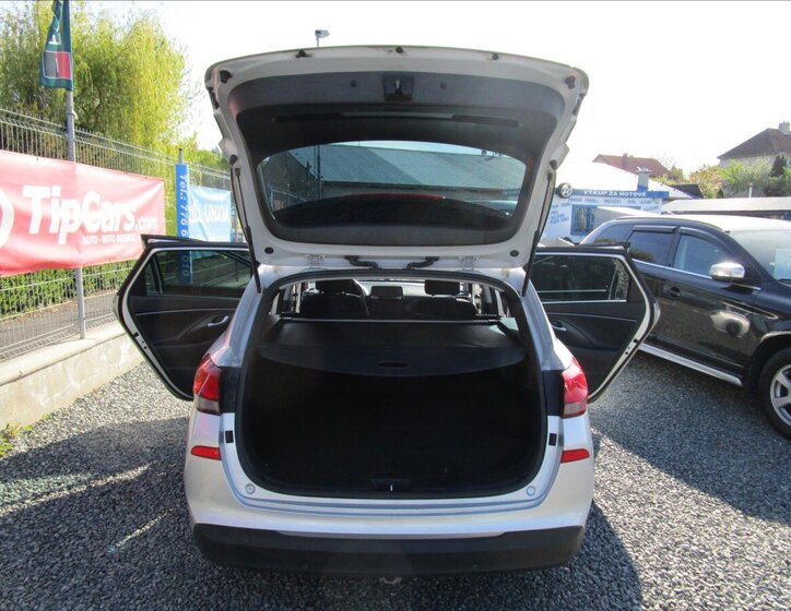 Hyundai i30 Kombi 1,6 l 81 kw