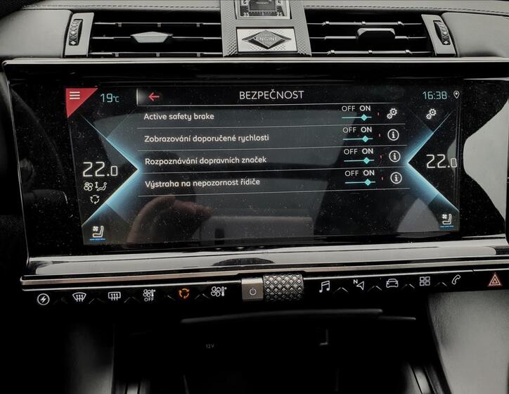 DS Automobiles DS7 Crossback 33