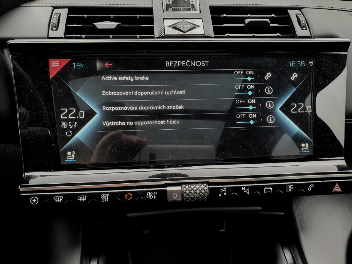 DS Automobiles DS7 Crossback