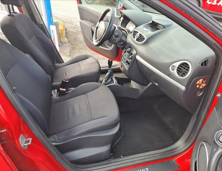 Renault Clio Kombi 1,1 l 55 kw