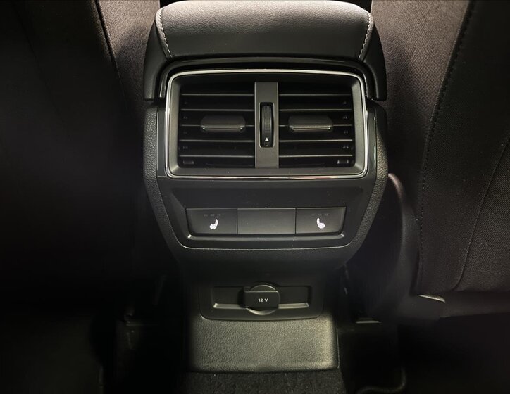 Škoda Karoq SUV 1,5 l 110 kw