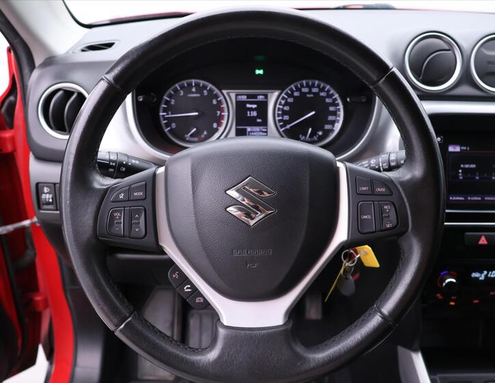 Suzuki Vitara 16