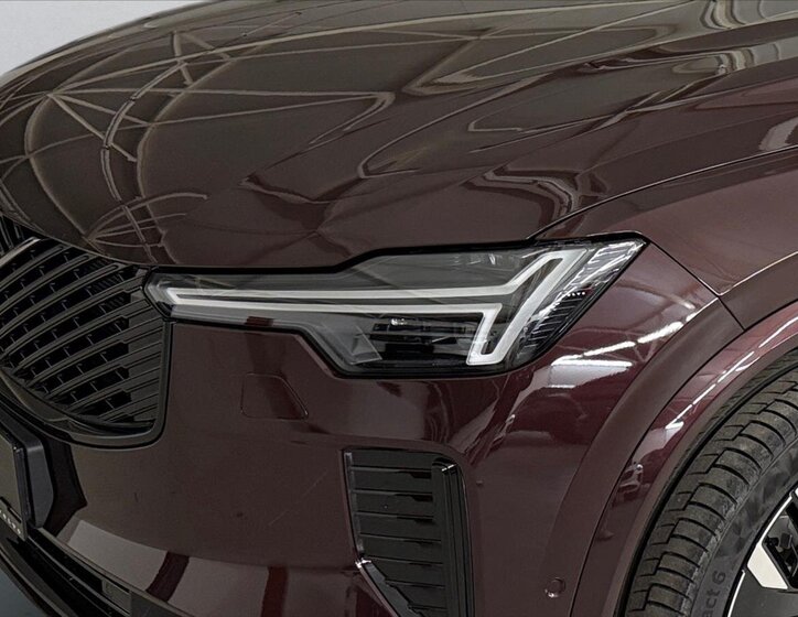 Volvo XC90 SUV / Terénní 2,0 l 184 kw