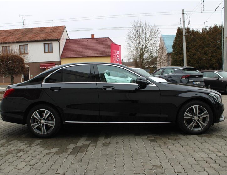 Mercedes-Benz Třídy C Sedan 2,0 l 135 kw