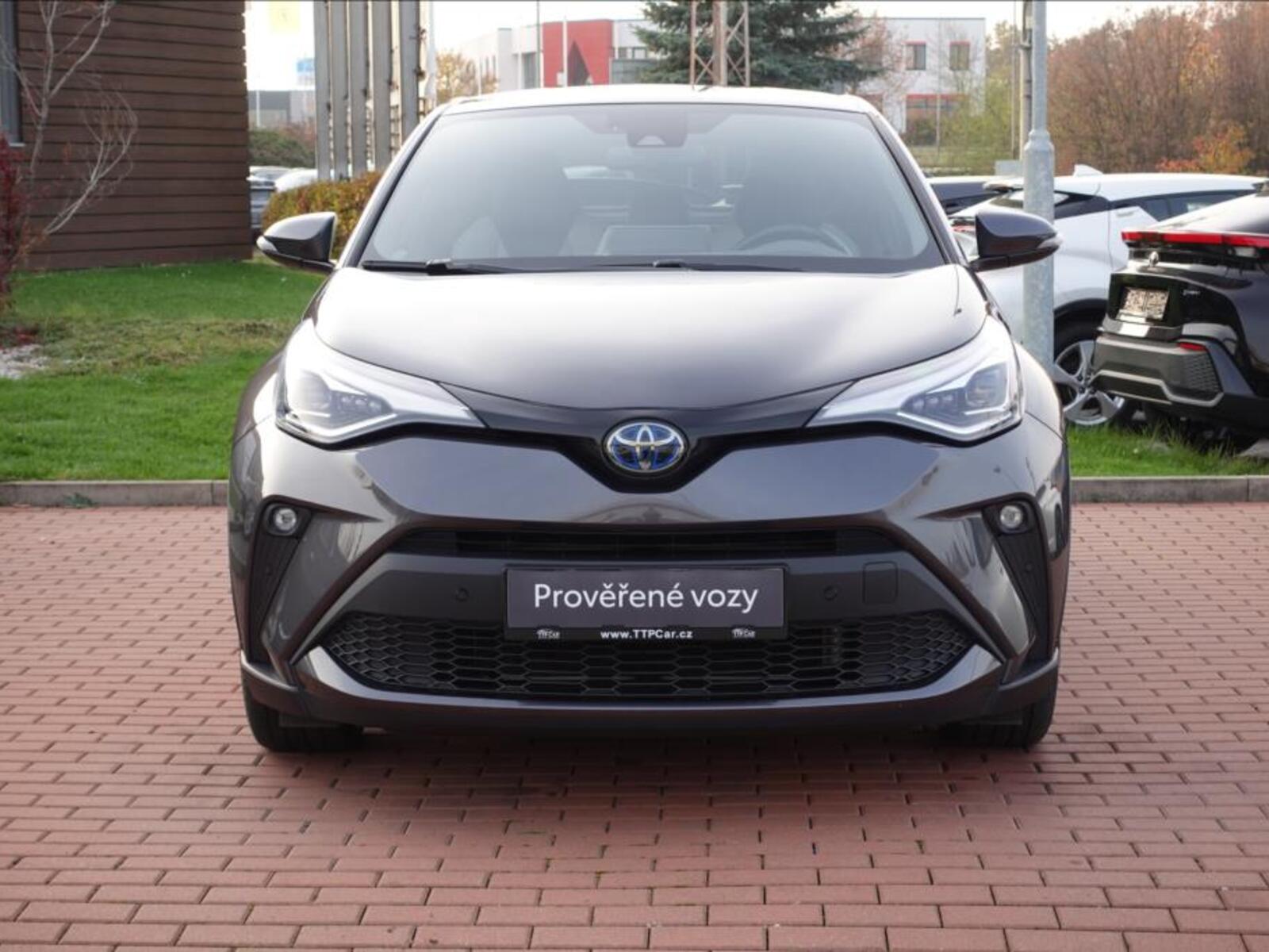Toyota C-HR 2
