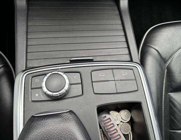 Mercedes-Benz Třídy M SUV / Terénní 3,0 l 190 kw