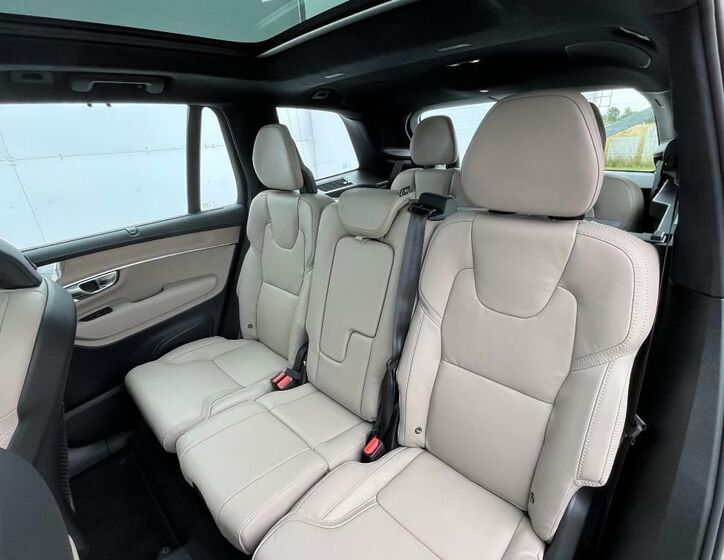 Volvo XC90 13