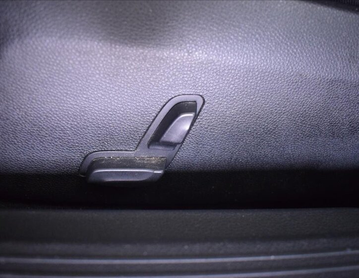 Mercedes-Benz Třídy E Sedan 3,0 l 170 kw