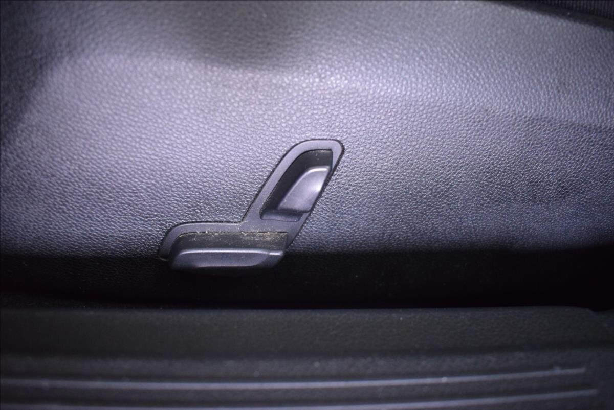 Mercedes-Benz Třídy E Sedan 3,0 l 170 kw