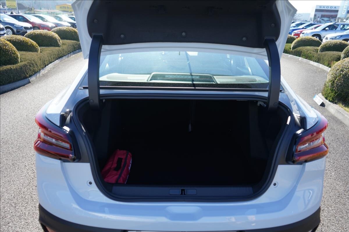 Citroën C4 X Sedan / Limuzína 1,2 l 96 kw