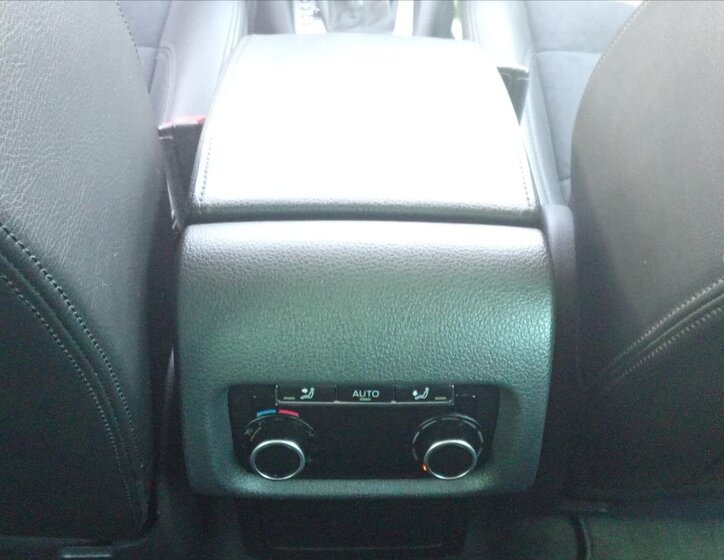 Volkswagen Sharan MPV 2,0 l 103 kw