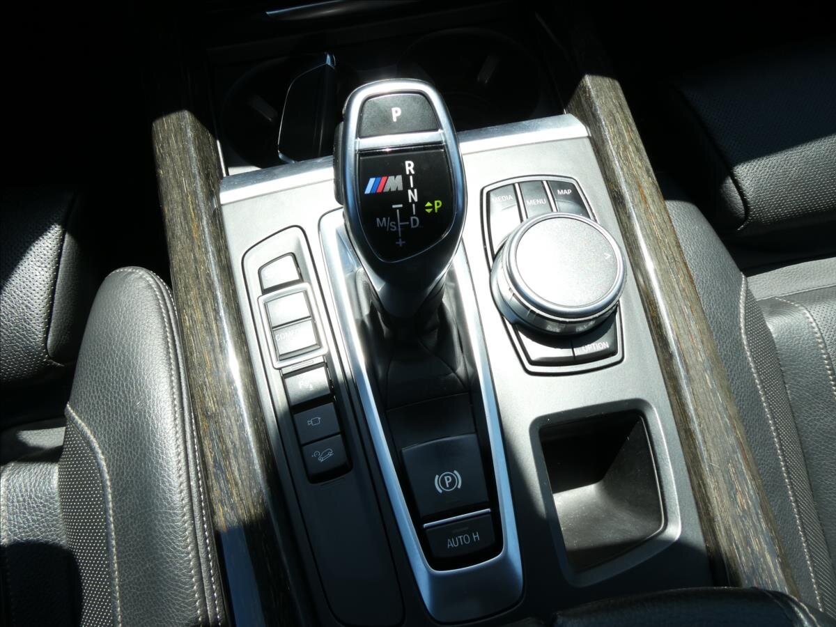 BMW X5 SUV 3,0 l 280 kw