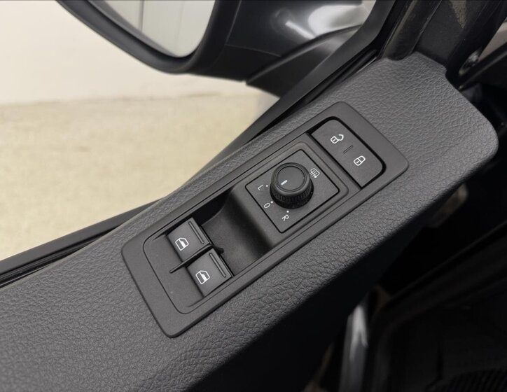 Volkswagen Caravelle Kombi 2,0 l 110 kw