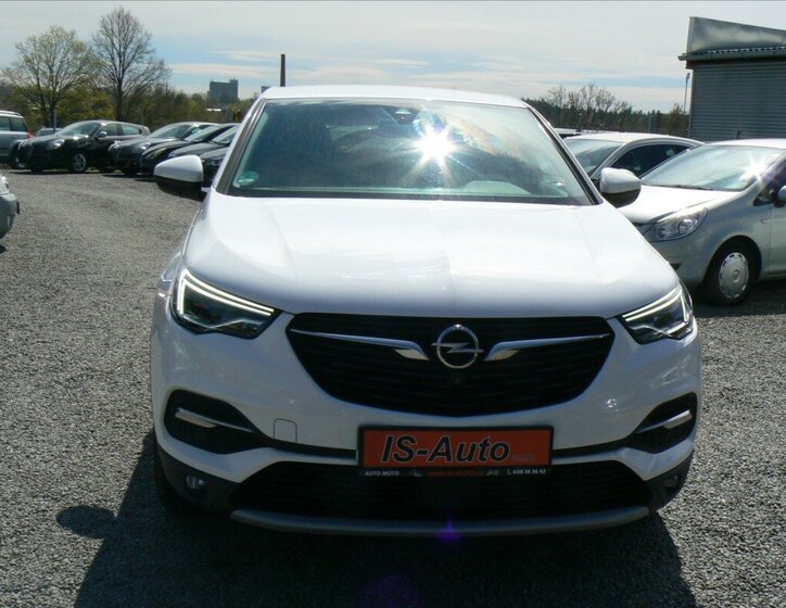 Opel Grandland X SUV / Terénní 1,2 l 96 kw