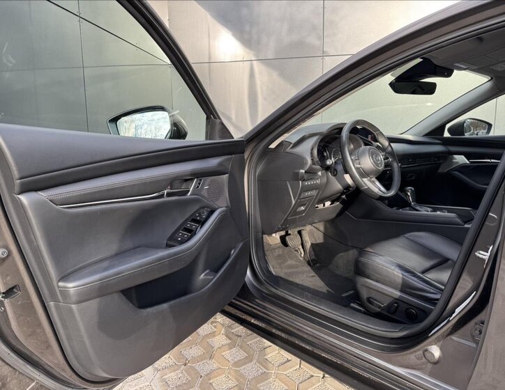 Mazda 3 Sedan 2,0 l 132 kw