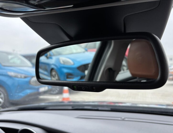 Alfa Romeo Giulia Sedan / Limuzína 2,1 l 132 kw