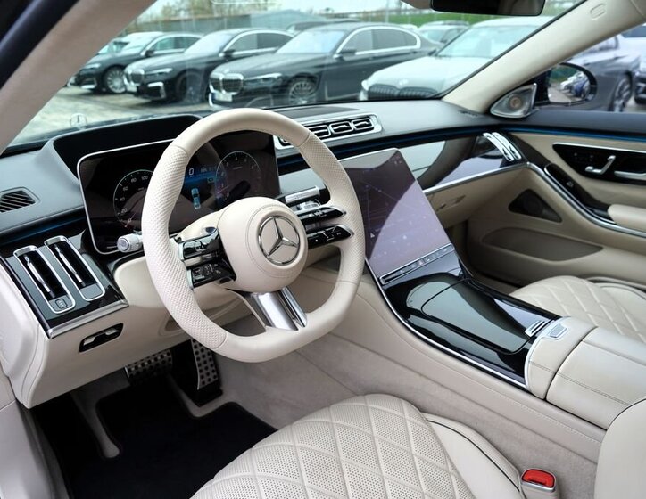 Mercedes-Benz Třídy S Sedan / Limuzína 3,0 l 320 kw