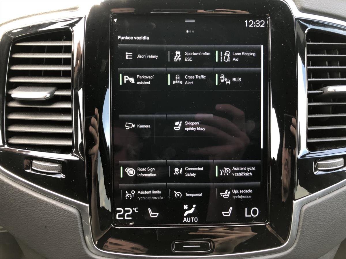 Volvo XC90 SUV / Terénní 2,0 l 173 kw