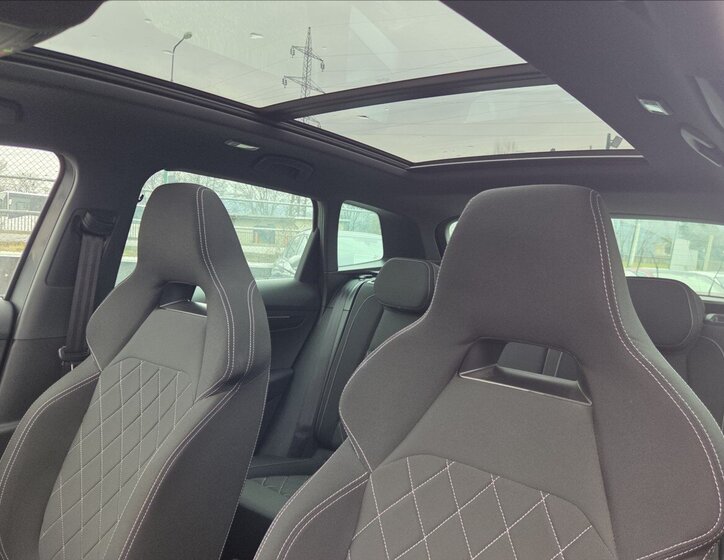 Škoda Karoq Kombi 1,5 l 110 kw