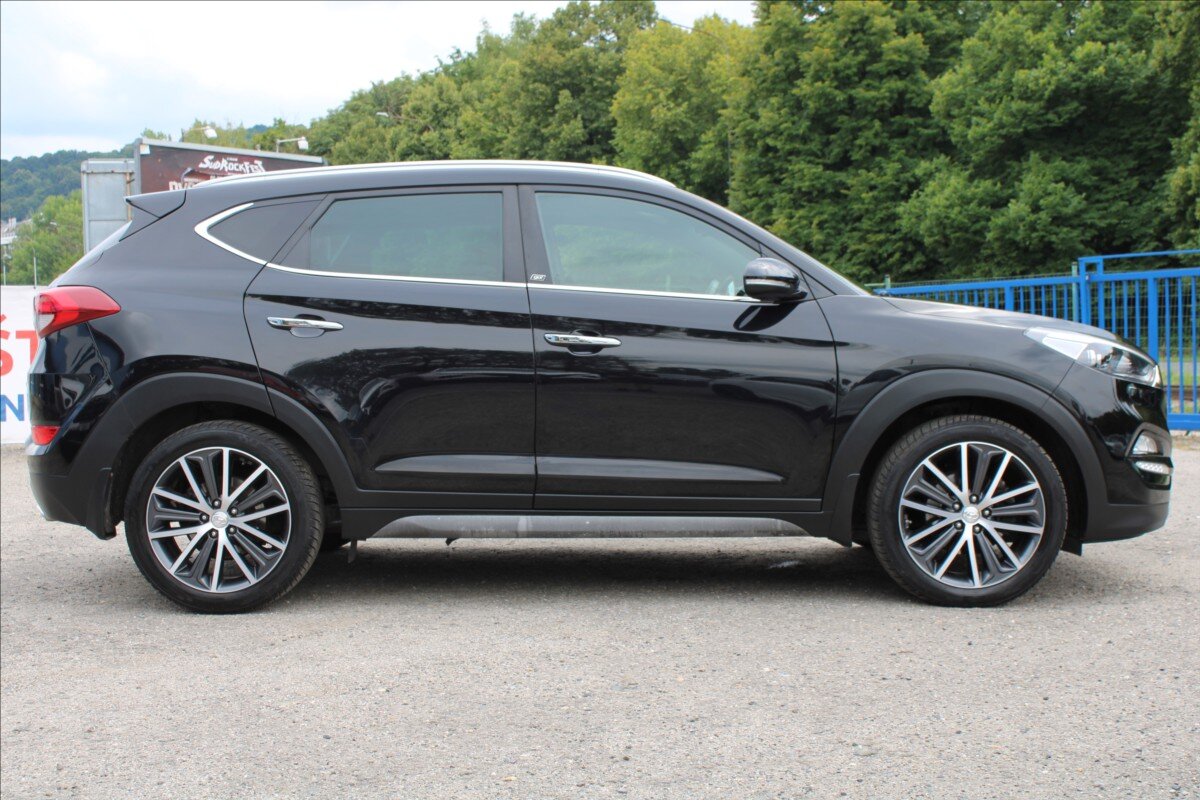 Hyundai Tucson SUV 2,0 l 100 kw