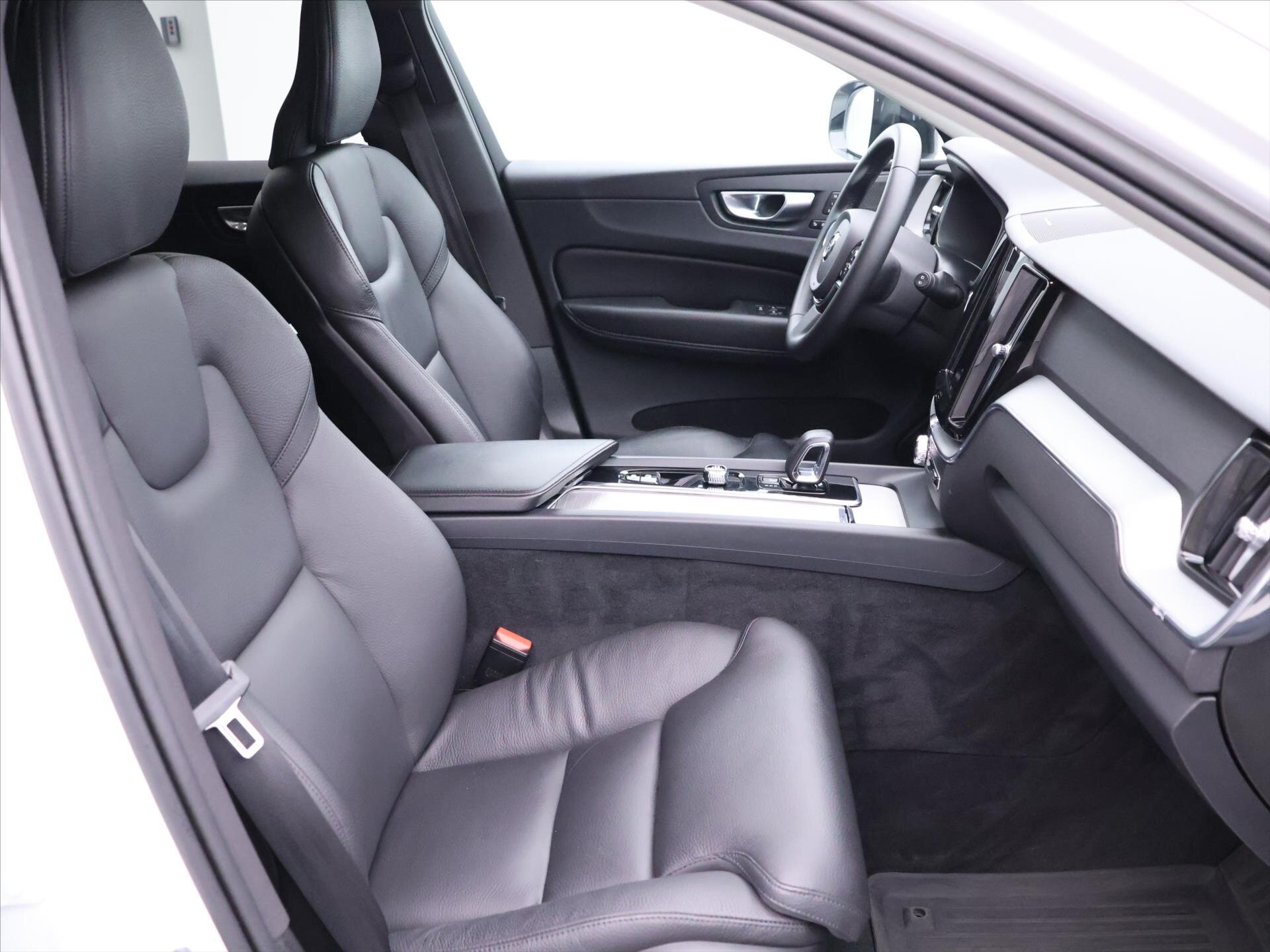 Volvo XC60 SUV / Terénní 2,0 l 173 kw