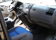 Volkswagen Caravelle 23