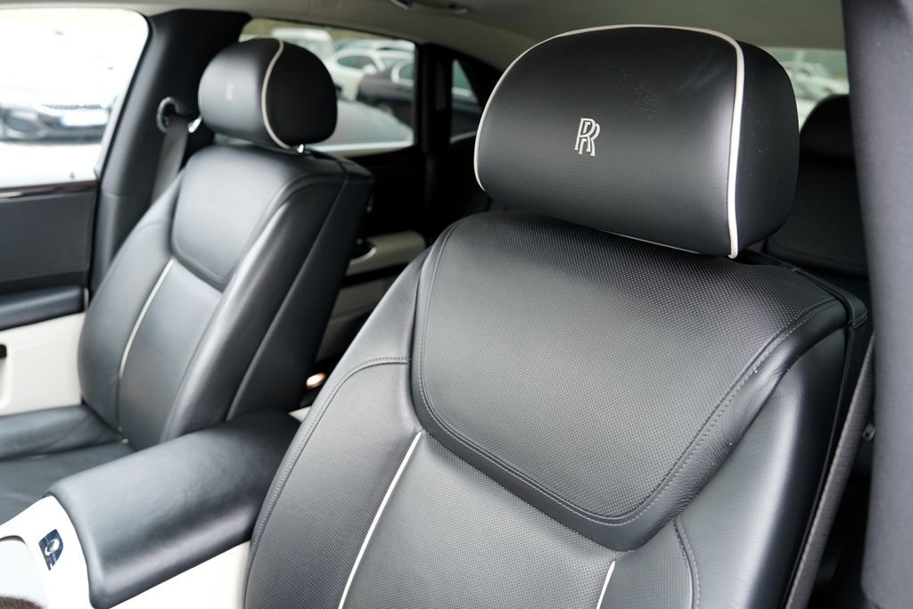 Rolls-Royce Ghost Sedan 6,6 l 420 kw