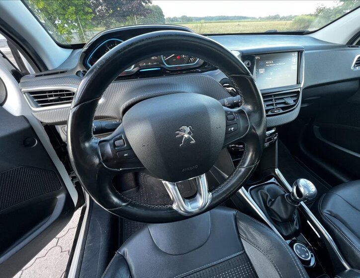 Peugeot 2008 SUV / Terénní 1,6 l 84 kw