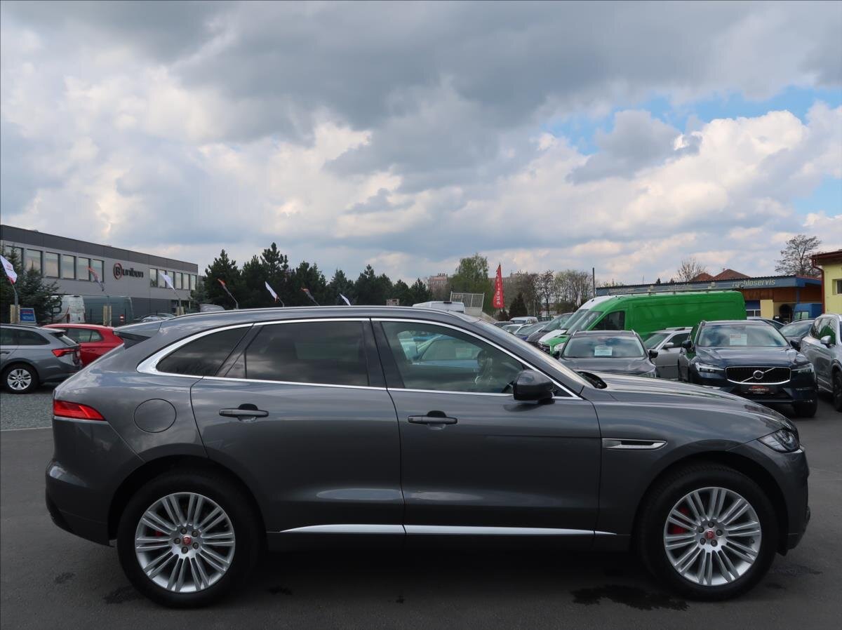 Jaguar F-Pace SUV / Terénní 3,0 l 280 kw