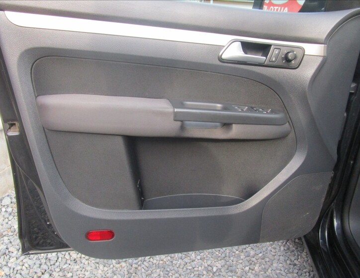 Volkswagen Touran 14