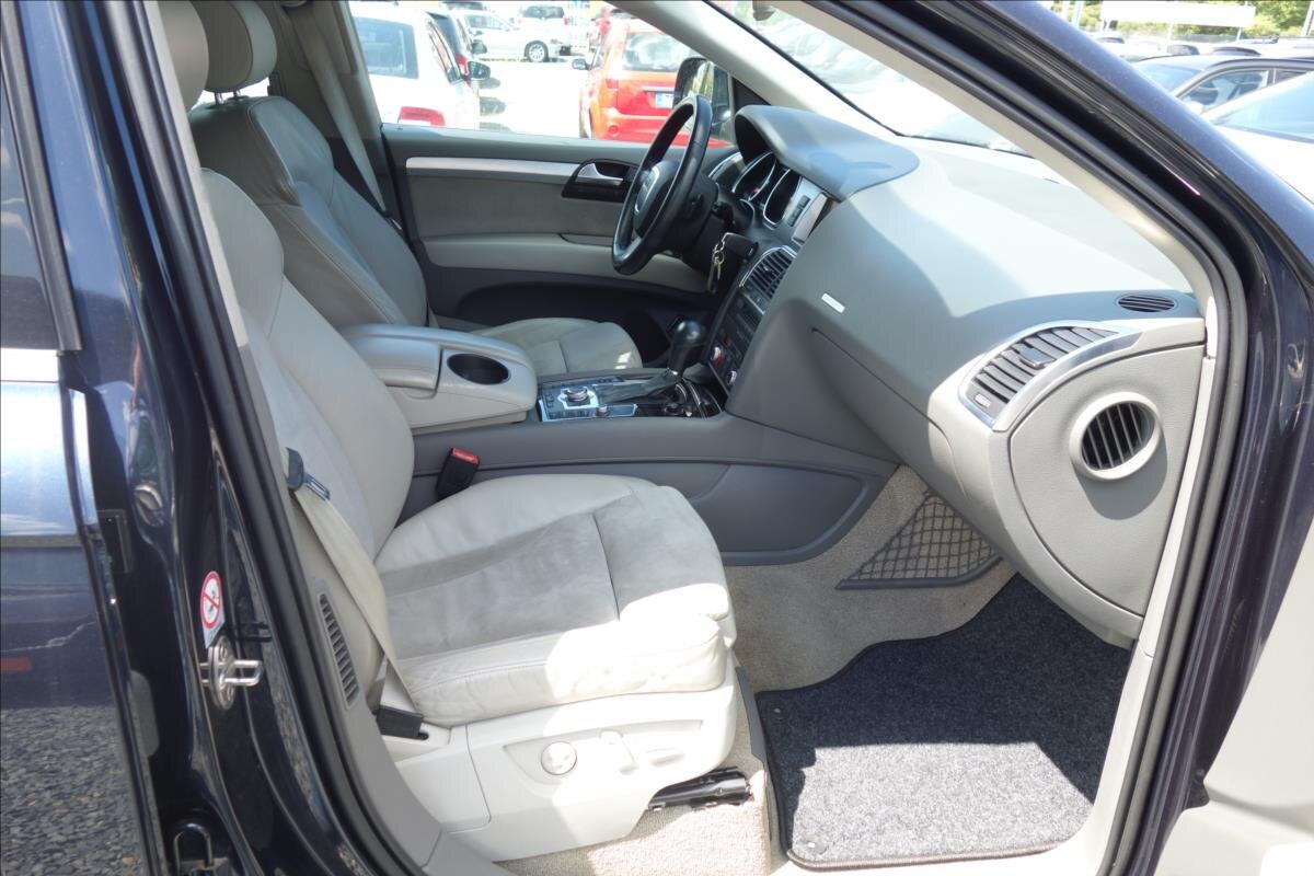 Audi Q7 SUV / Terénní 4,2 l 257 kw
