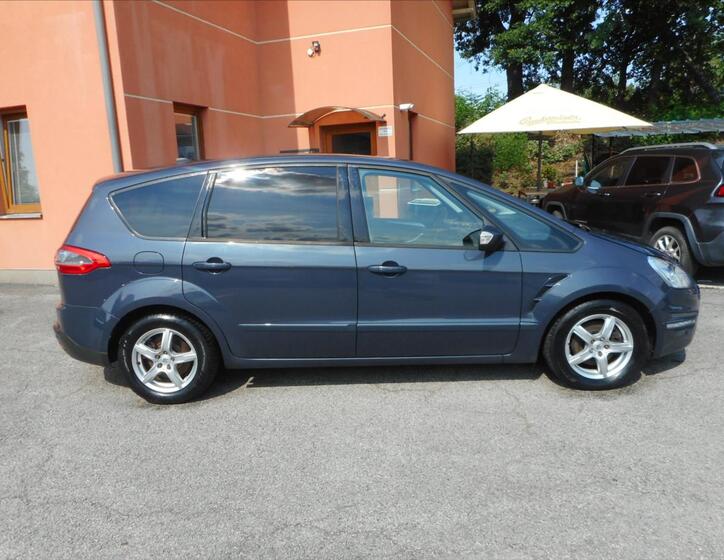 Ford S-MAX MPV 2,0 l 103 kw