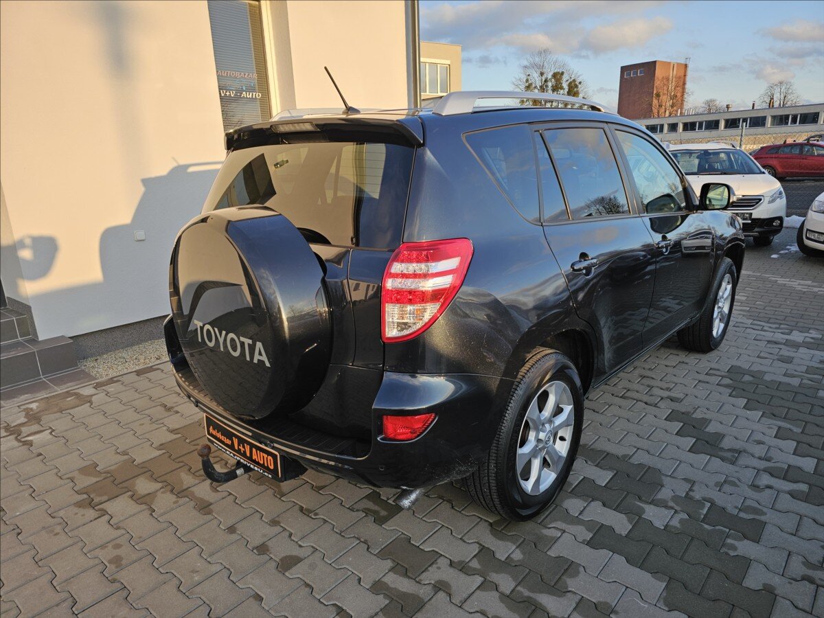 Toyota RAV4 Kombi 2,2 l 110 kw