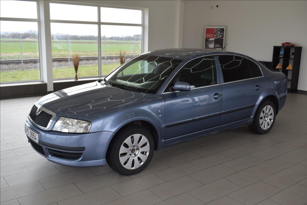 Škoda Superb Sedan / Limuzína 2,8 l 142 kw