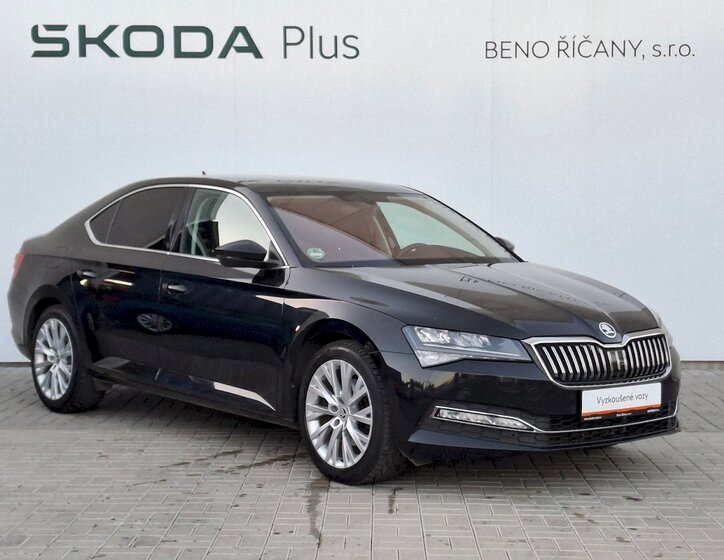 Škoda Superb 9
