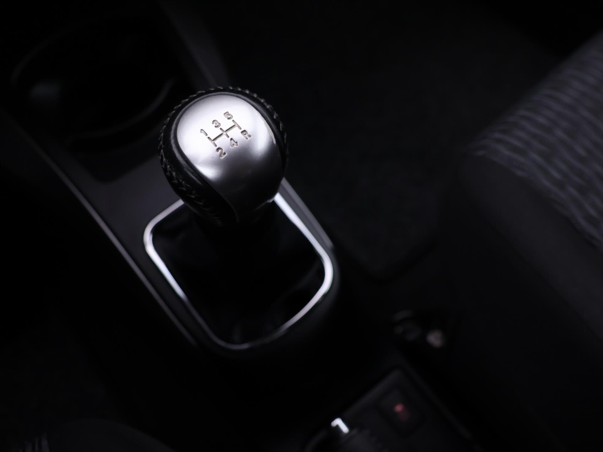 Toyota Yaris Hatchback 998,0 51 kw