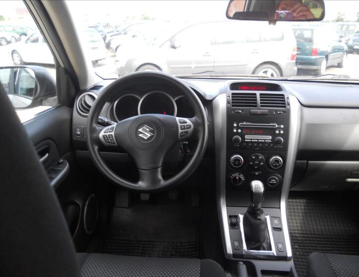 Suzuki Grand Vitara 13