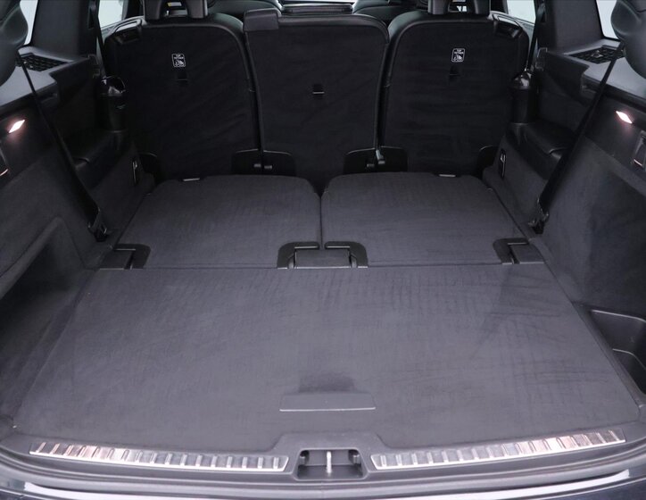 Volvo XC90 SUV / Terénní 2,0 l 173 kw