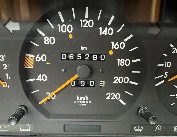 Mercedes-Benz 124 Sedan / Limuzína 2,3 l 97 kw