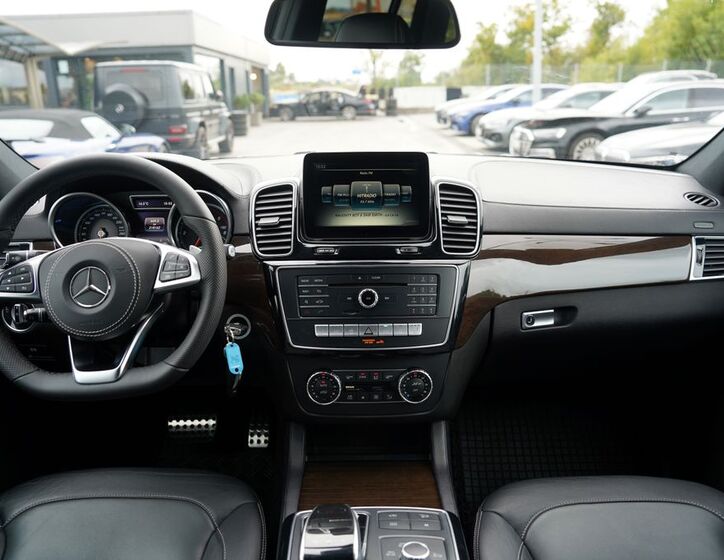 Mercedes-Benz GLS 28