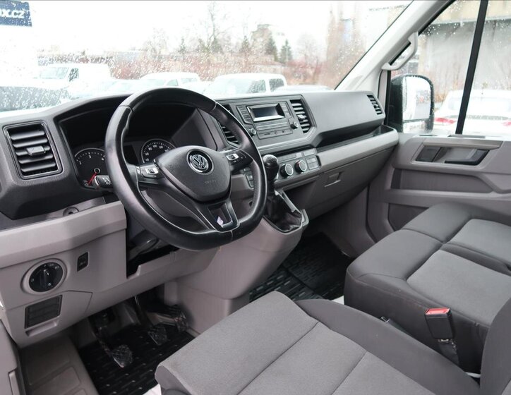 Volkswagen Crafter 9