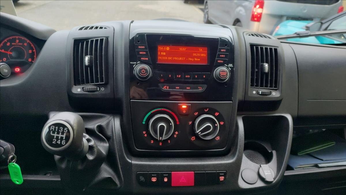 Peugeot Boxer Valník 2,2 l 103 kw