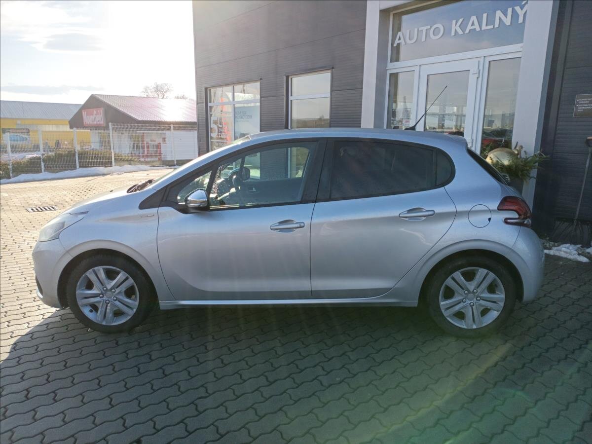 Peugeot 208 Hatchback 1,2 l 60 kw