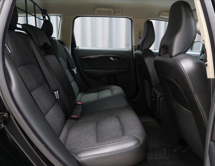 Volvo XC70 Kombi 2,4 l 136 kw