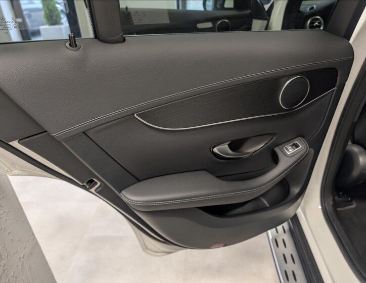 Mercedes-Benz GLC SUV 2,0 l 145 kw