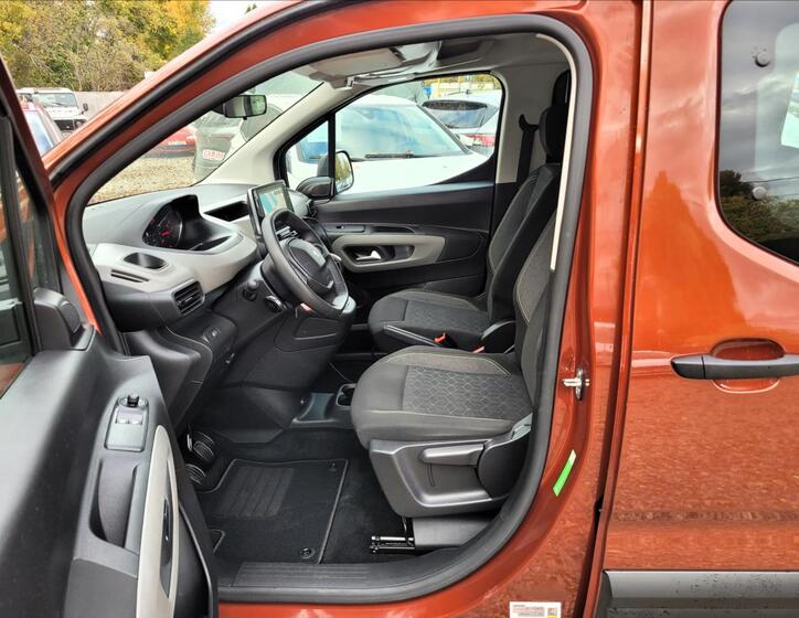 Peugeot Rifter 9
