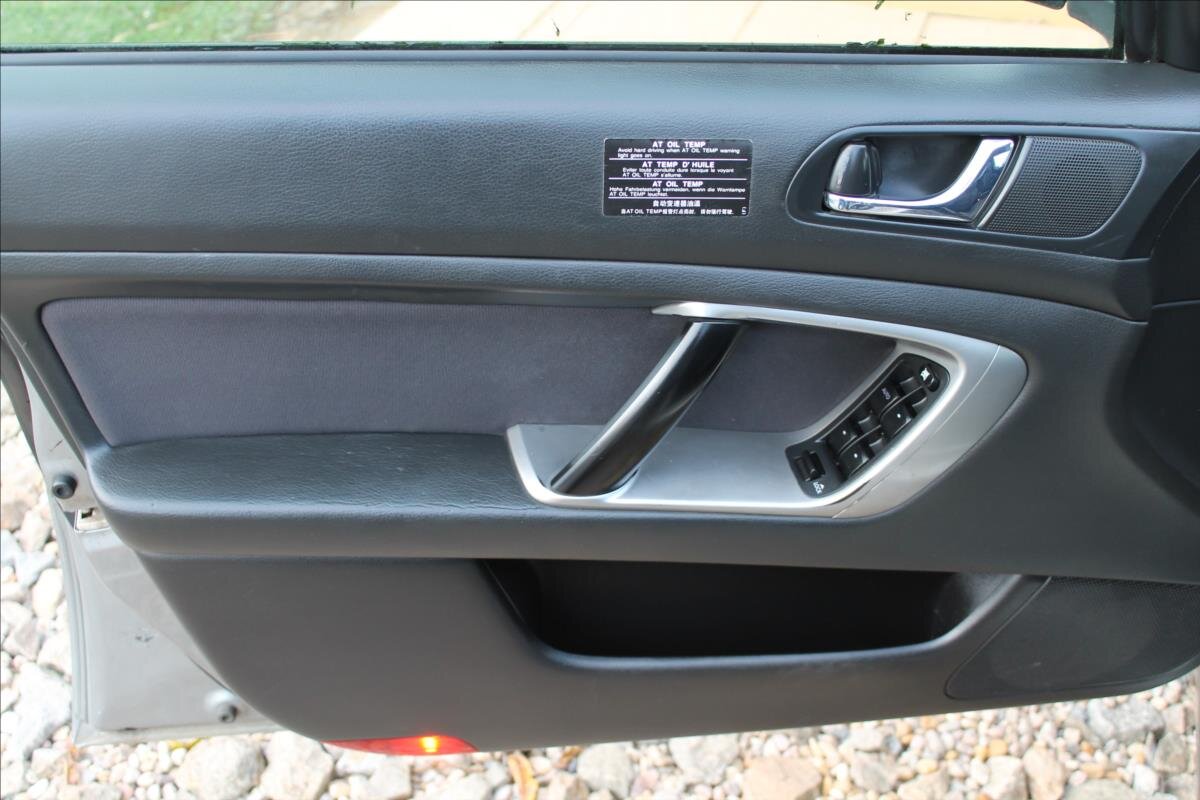 Subaru Legacy Kombi 2,0 l 121 kw