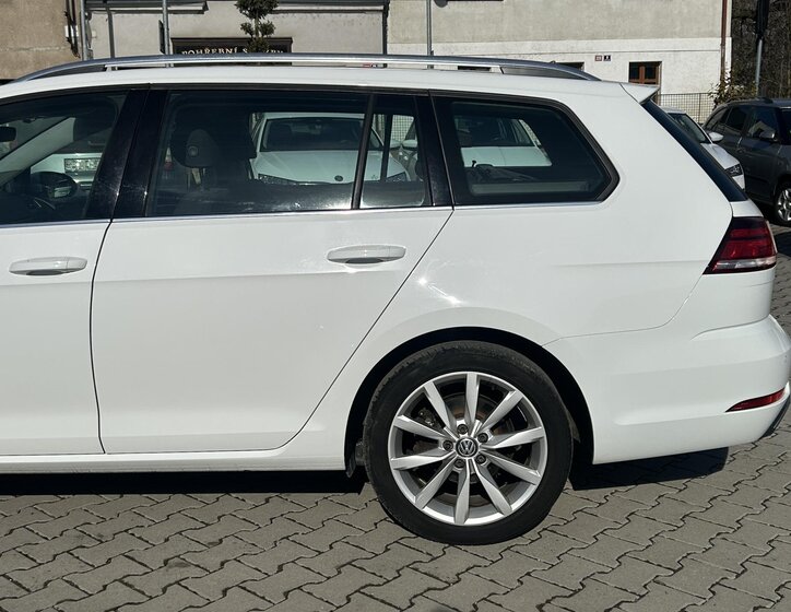Volkswagen Golf Kombi 2,0 l 110 kw